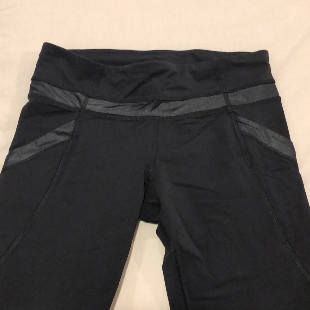 Lululemon cropped yoga pants